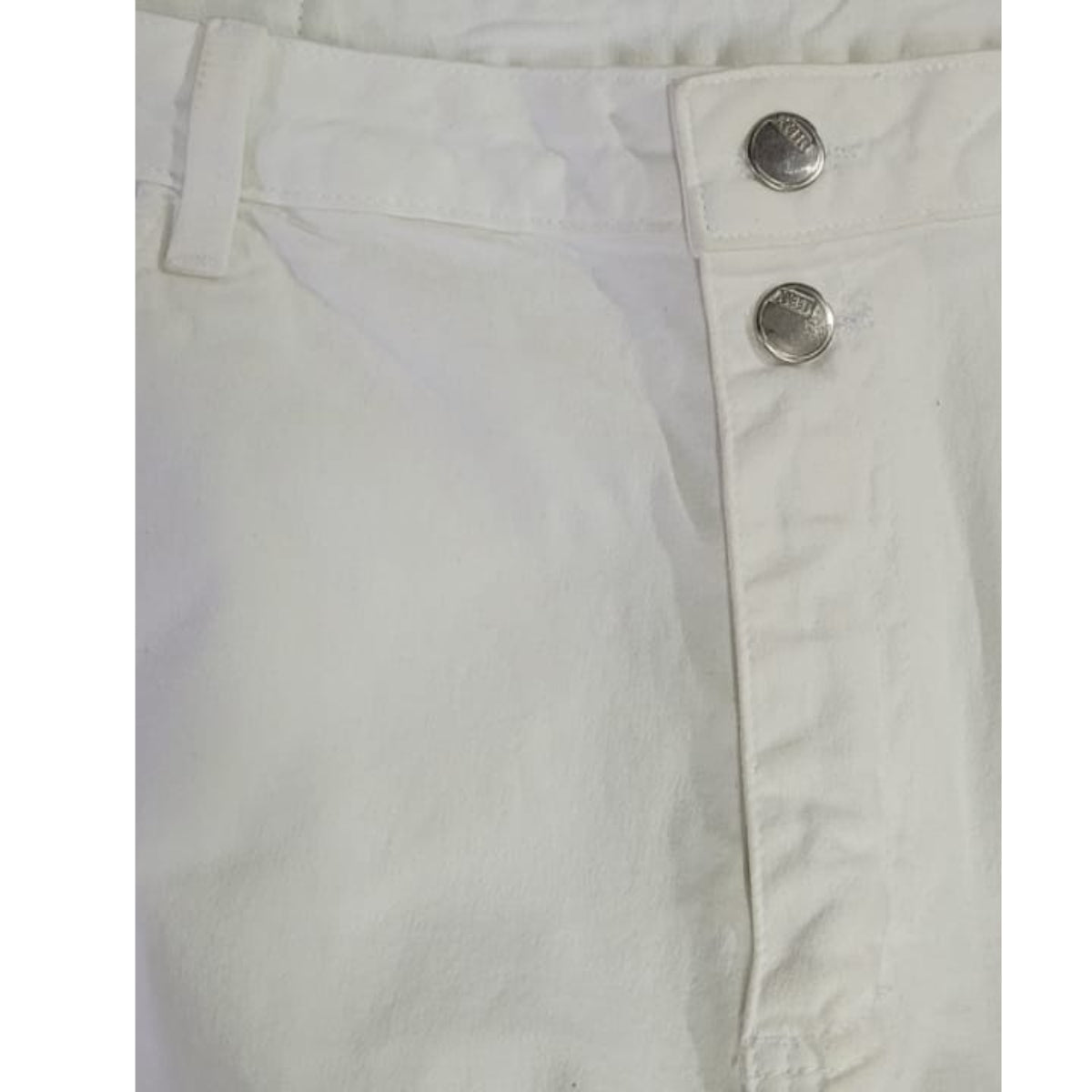 Short Jeans Feminino Branco Cintura Alta com Barra Desfiada