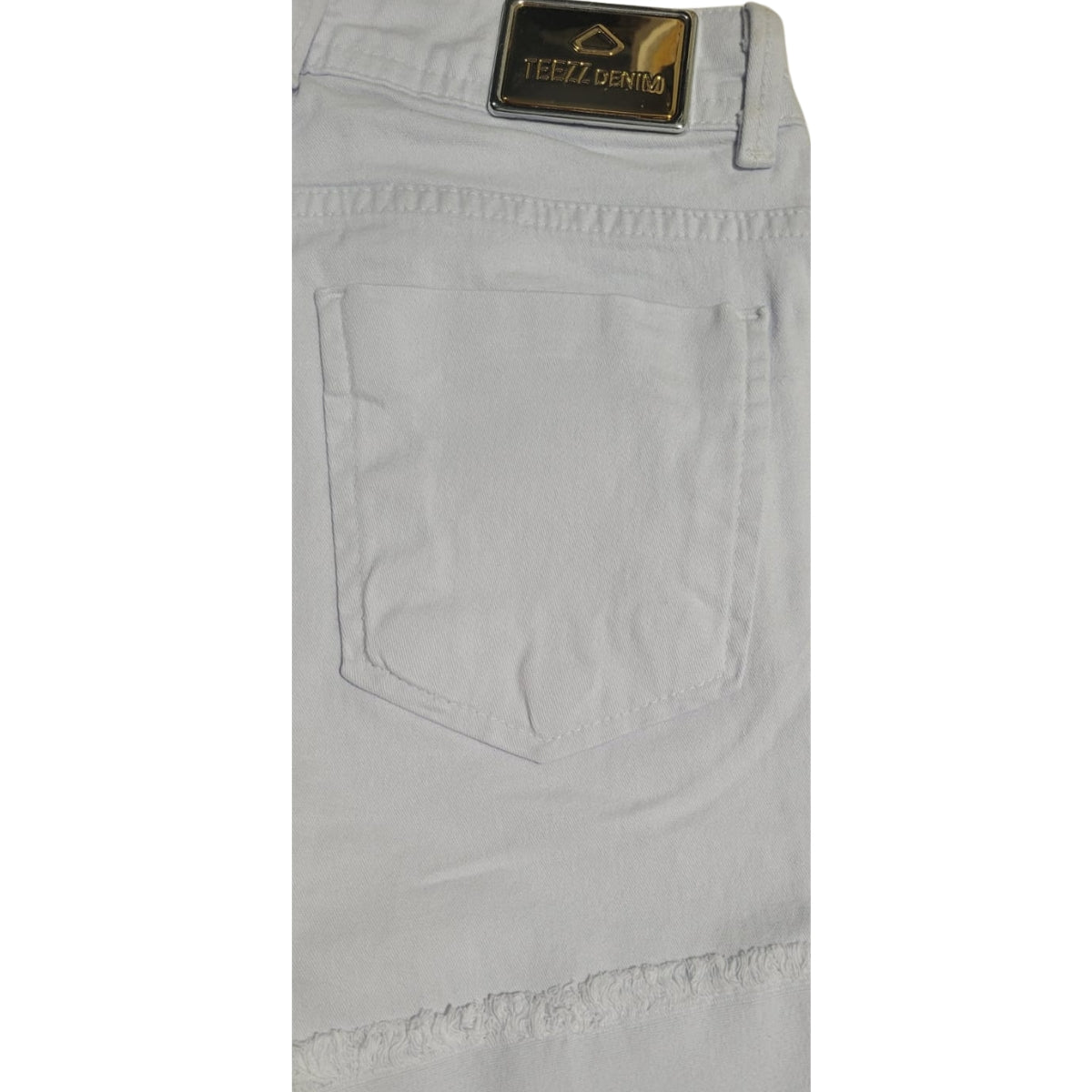 Short Jeans Feminino Branco Cintura Alta com Barra Desfiada