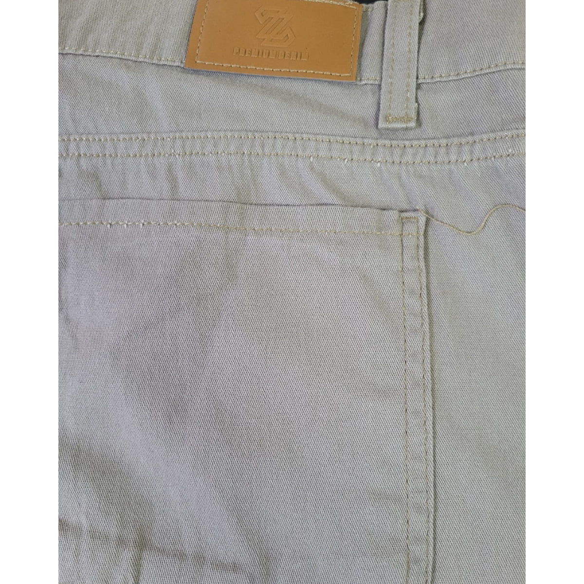 Bermuda Masculina Cargo Jeans com Bolsos Laterais